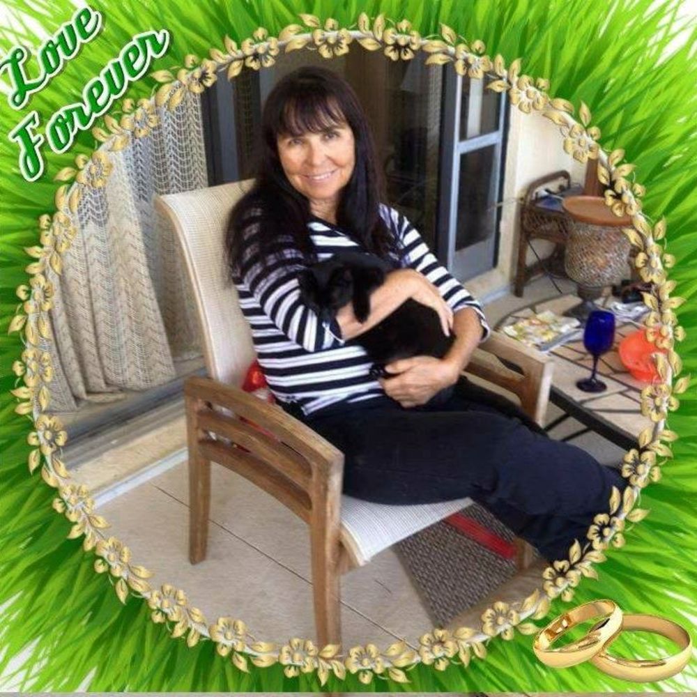 Meet your Posher, Holly